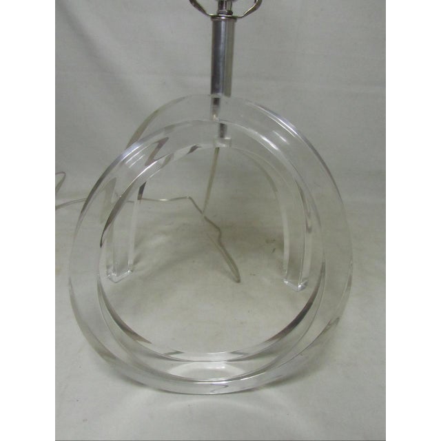Transparent Mid-Century Lucite Pretzel Lamp by Dorothy Thorpe For Sale - Image 8 of 16