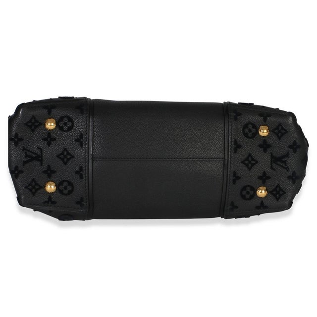 2010s Black Monogram Tufted Veau Cachemire W Tote PM For Sale - Image 5 of 8