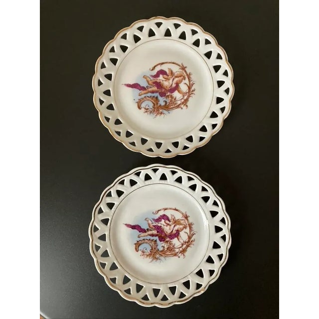 English Romantic Cherub Cupid Porcelain Plate With Lattice Margin and Gold Rim For Sale - Image 11 of 12