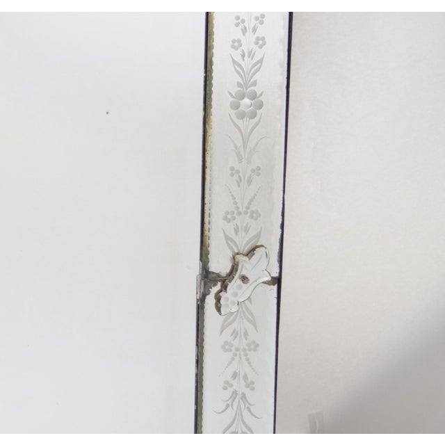 Antique 19th Century Venetian Murano Hand-Engraved Hanging Wall Mirror For Sale In New York - Image 6 of 14