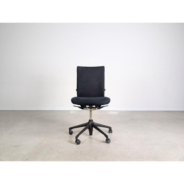 Vitra Black Executive Swivel T-Chair from Vitra For Sale - Image 4 of 9