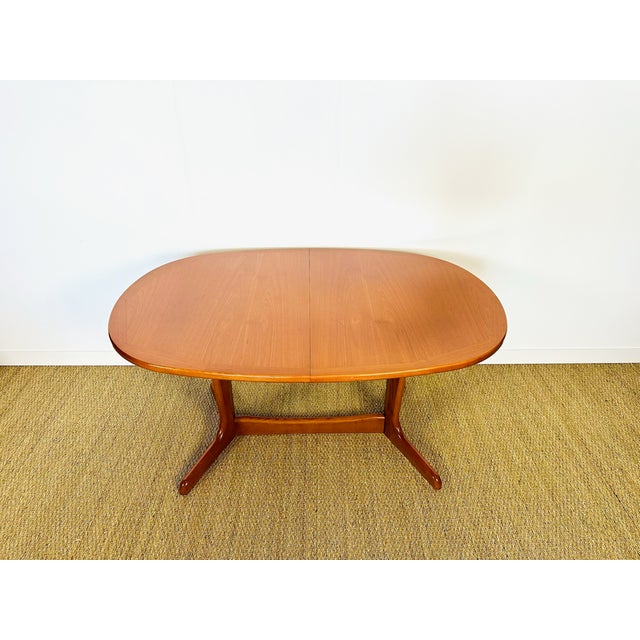 Mid-Century Modern Vintage Extendable Oval Dining Table in Teak from G-Plan, 1960s For Sale - Image 3 of 18