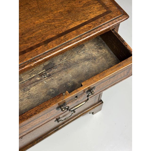 English Chest of Drawers in Oak For Sale - Image 12 of 18
