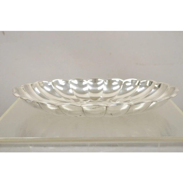 Traditional Vintage Regency Style Silver Plated Scalloped Oval Serving Platter Fruit Bowl For Sale - Image 3 of 9