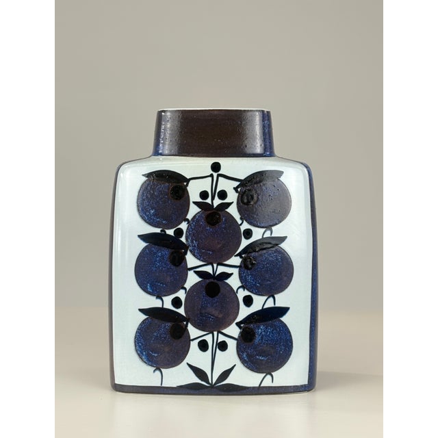 Mid-Century Modern Mid-Century Danish Modern Tenera Pillow Vase by Grethe Helland-Hansen for Aluminia / Royal Copenhagen, 1960s For Sale - Image 3 of 6