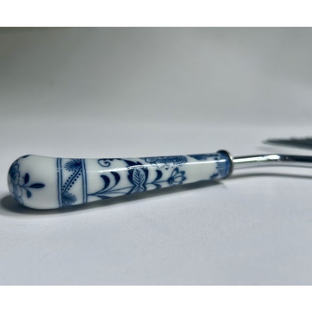 Mid 20th Century Japanese Blue Danube Porcelain Cake Breaker For Sale - Image 16 of 18