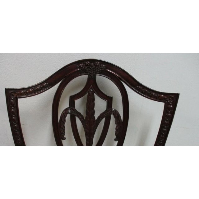 Chippendale 1980s Pair Drexel Mahogany Chippendale Shield Back Dining Side Chairs C For Sale - Image 3 of 14