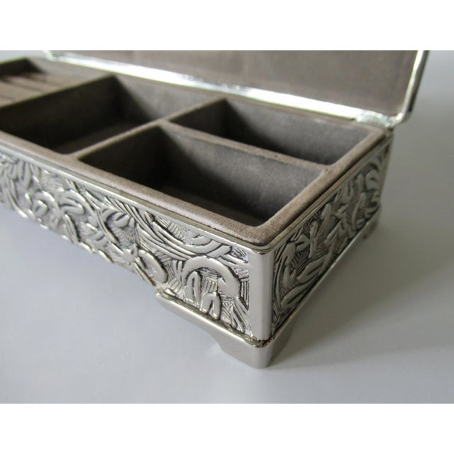 C. 1970s Era Victorian-Style Silver Plate Lidded & Interior Lined Jewelry Box For Sale - Image 11 of 12