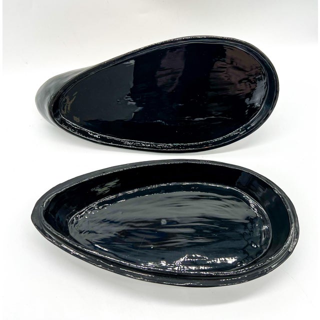 Large Black Lacquer Duck Box With Applied Gold Feather Design - Chinoiserie / Hollywood Regency For Sale - Image 11 of 11