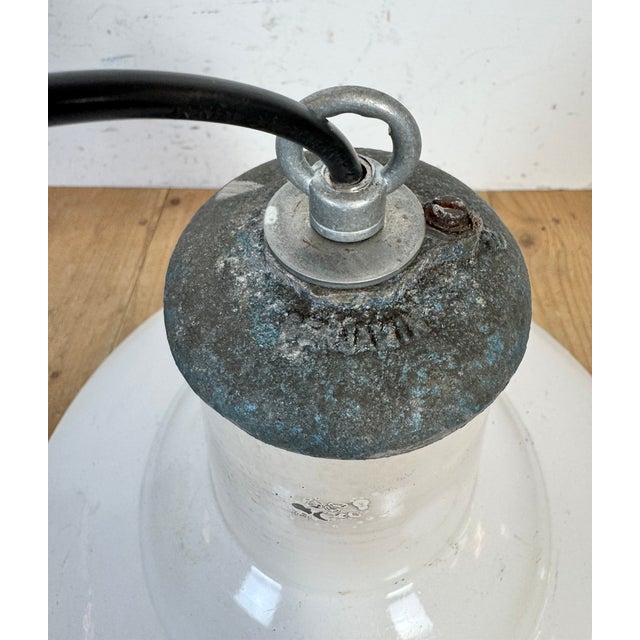 Industrial British White Enamel Factory Pendant Lamp from Benjamin, 1960s For Sale - Image 15 of 18
