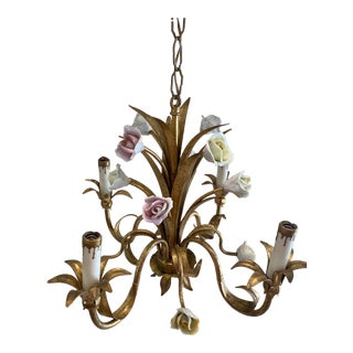 Mid 20th Century Italian Gilded Tole Chandelier with Ceramic Roses For Sale