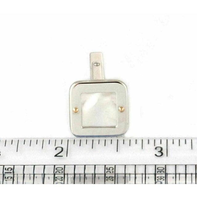 Mid 20th Century Pair of Baraka Mother of Pearl 18k Two Tone Gold Square Top Stud Cufflinks For Sale In Miami - Image 6 of 6