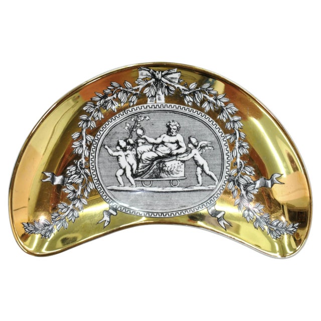 Metal Set of Piero Fornasetti Medaglioni Gilt Porcelain Crescent Catchall Plates, 1960s For Sale - Image 7 of 10