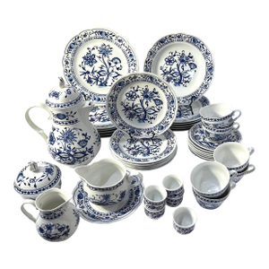 Late 20th Century 42 Piece Blue Onion Porcelain Breakfast Set - Service for Six