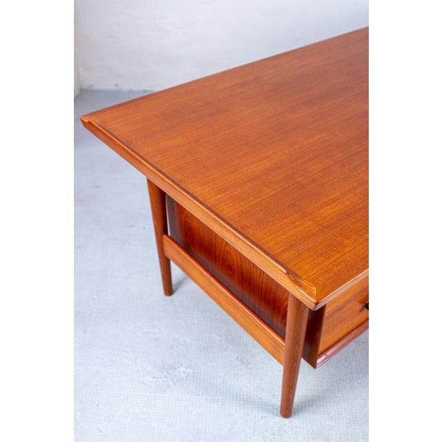 Mid-Century Danish Model 207 Desk in Teak by Arne Vodder for Sibast, 1960s For Sale - Image 16 of 18
