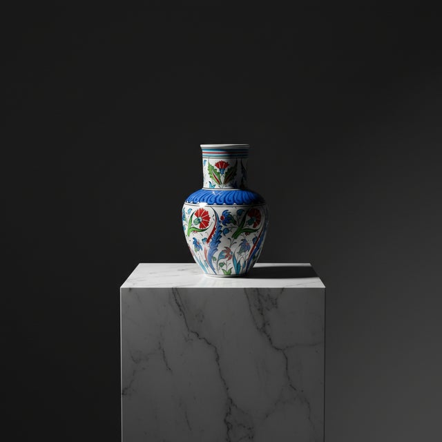 Red Handmade Ceramic Vase (20cm) – Classic Iznik Red Tulips & Blue Petal Collar – Traditional Floral Art For Sale - Image 8 of 8