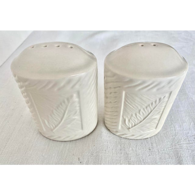 Ceramic Late 20th Century Pfaltzgraff Sierra Salt and Pepper Shaker Set. For Sale - Image 7 of 10