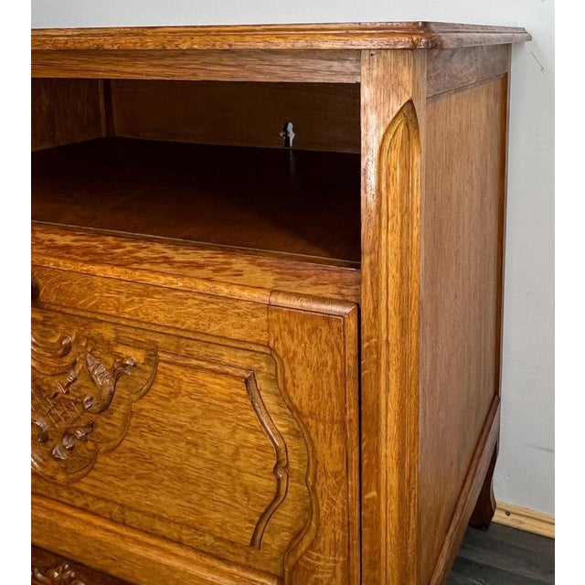 French Louis XIV Chest of Drawers For Sale - Image 9 of 15