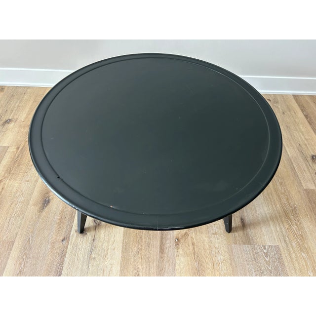 Drexel 1960s John Van Koert for Drexel Profile Collection Round Coffee Table – Vintage Mid-Century Modern Black Lacquer Cocktail Table For Sale - Image 4 of 12