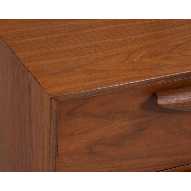 Mid Century Sculptural Walnut Japanese Nightstands a Pair Albert Parvin Vladimir Kagan United Furniture Corp For Sale - Image 11 of 14