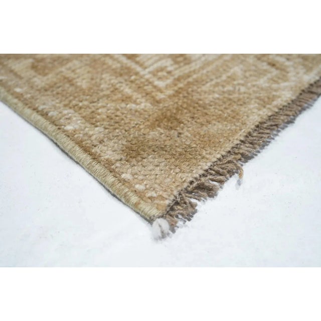 Vintage Shriaz Rug 7' x 10'1'' For Sale - Image 4 of 11