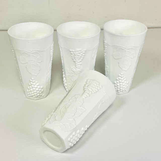 White 1970s Vintage Americana Arts & Crafts Indiana Glass Grape Milk Glass Tumblers - Set of 4. For Sale - Image 8 of 8