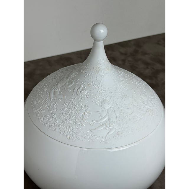 The Magic Flute (Die Zuberrflöte) collection was designed by the celebrated Danish artist Bjørn Wiinblad for Rosenthal's...