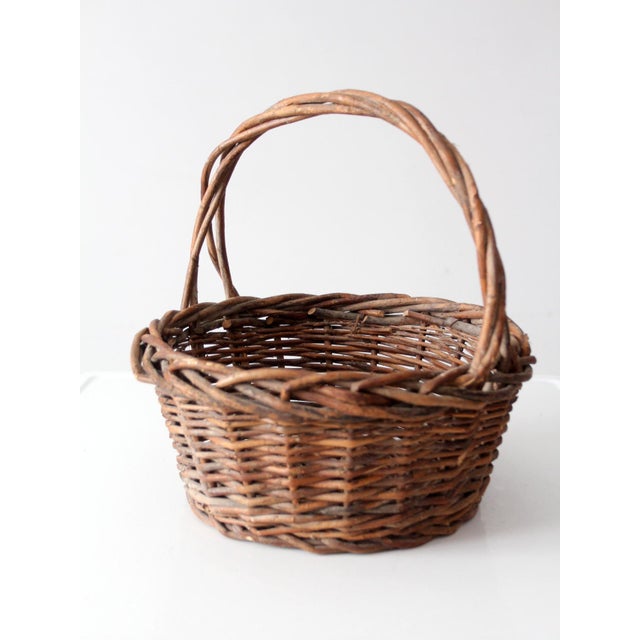 Farmhouse Vintage Rustic Woven Willow Basket With Handle For Sale - Image 3 of 13