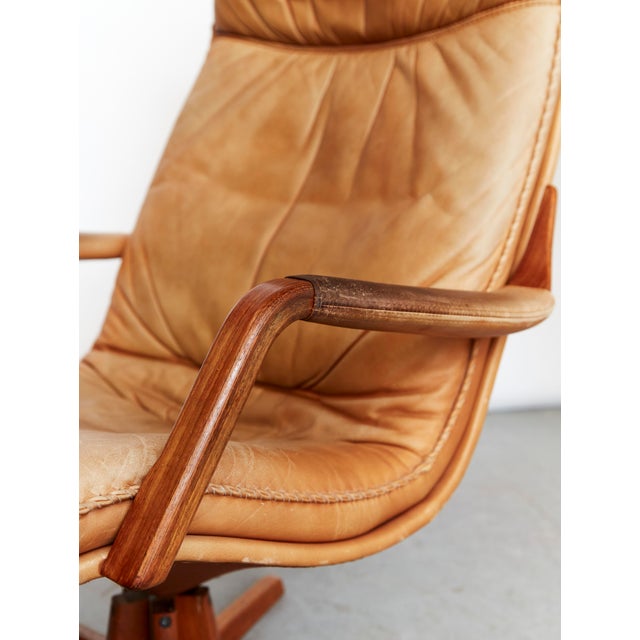 Mid-Century Modern Teak and Leather Swivel Highback Lounge Chair from Berg, 1970s For Sale - Image 3 of 13