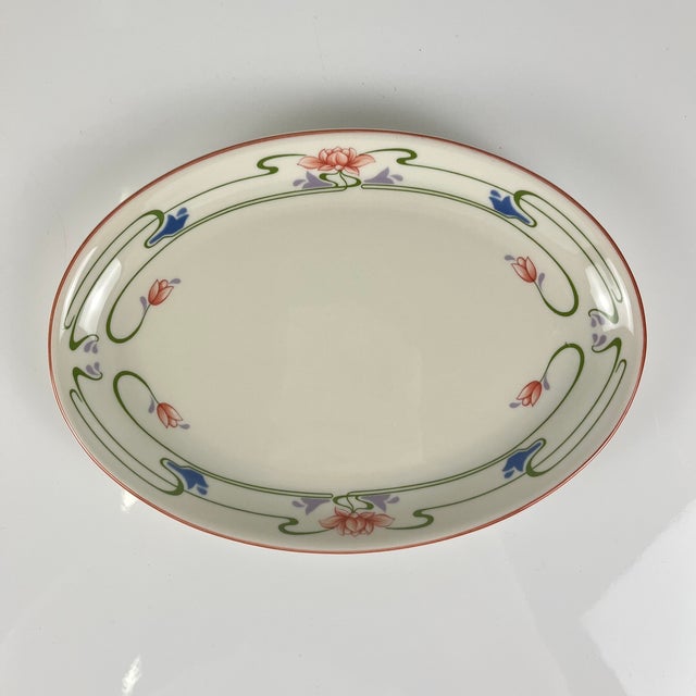 Set of two Villeroy & Boch serving dishes, "Florida" pattern Dimensions: 21.5 x 15.5 cm Height: 2.5 cm Very good...