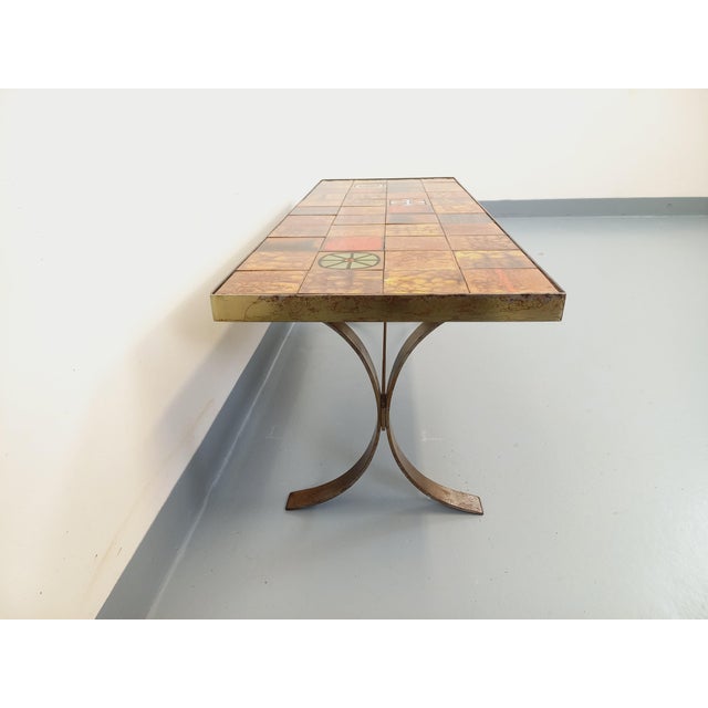 Vintage rectangular coffee table from the 1960s/70s, attributed to the Roche-Bobois brand, with a steel base and frame,...