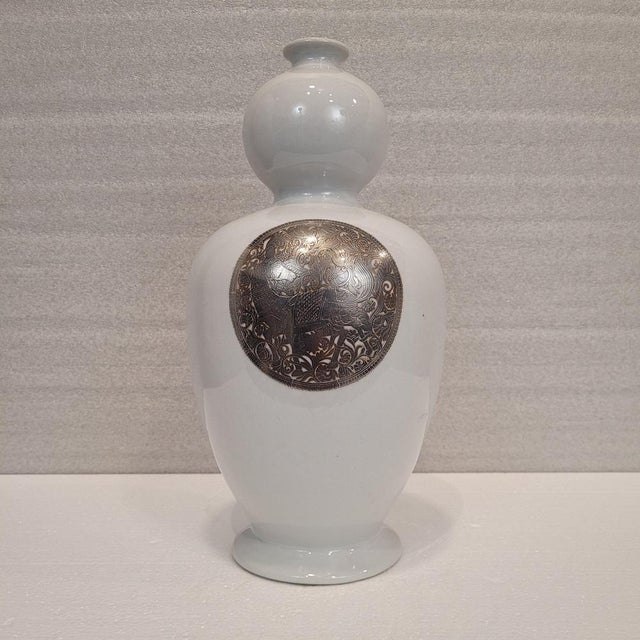 1980s 19th Century Chinese Porcelain and Silver Vase by Fabienne Jouvin, France, 1980s For Sale - Image 5 of 17