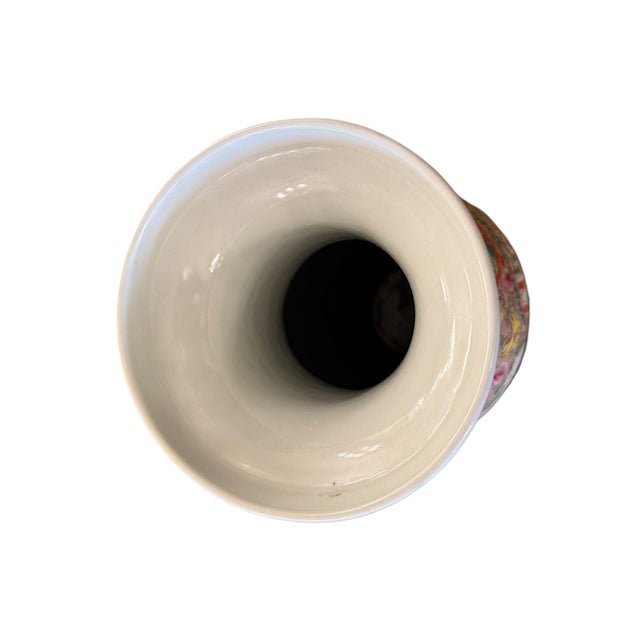 Early 20th Century Large Chinese Export Rose Medallion Porcelain Vase. Early 20th Century. For Sale - Image 5 of 8
