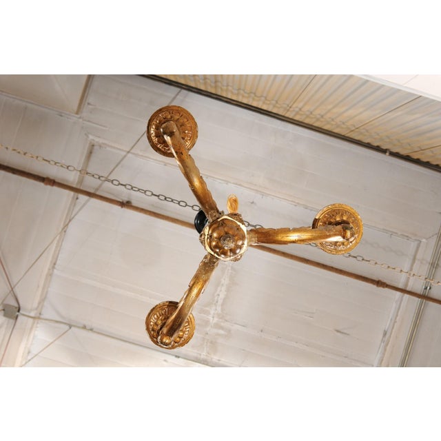 French Mid 20th Century French Gilt & Carved Column Chandelier For Sale - Image 3 of 9