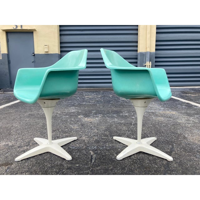 Metal Cool 1960s Kitchen Dinette Set, Fiberglass Chairs, Turquoise, Round Table, Usa Set of 3 For Sale - Image 7 of 12