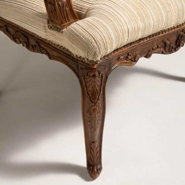 Louis XV Oak Throne Chair, Rococo Style, France, 19th Century For Sale - Image 11 of 13