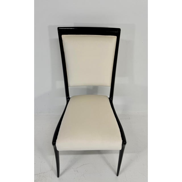 Vintage Italian Chairs in Black Lacquered and Cream Velvet by Vittorio Dassi, 1950s, Set of 6 For Sale - Image 4 of 10