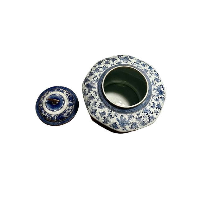 Late 20th Century Maitland-Smith Blue and White Octagonal Jar With Brass Fish Lid For Sale In New York - Image 6 of 10