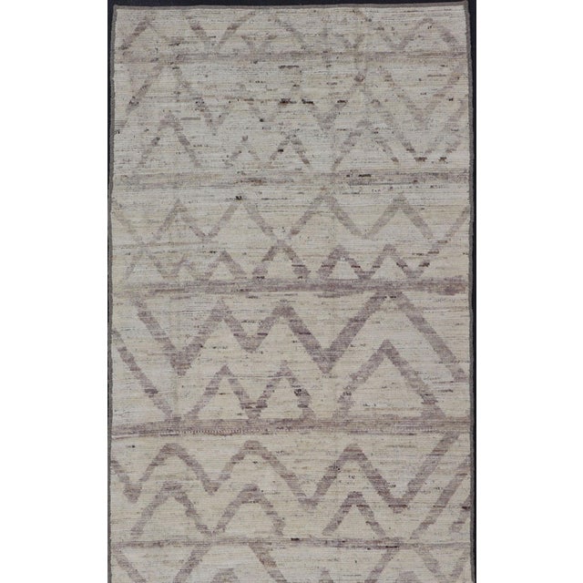 Afghan Modern Casual Chevron Runner in Light Cream and Dark Gray 4'2 X 12'7 For Sale In Atlanta - Image 6 of 12