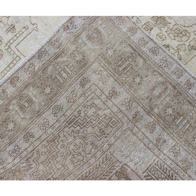 Vintage Turkish Oushak Rug in Ivory Soft Green L. Brown 5'11 X 9'4 For Sale In Atlanta - Image 6 of 6