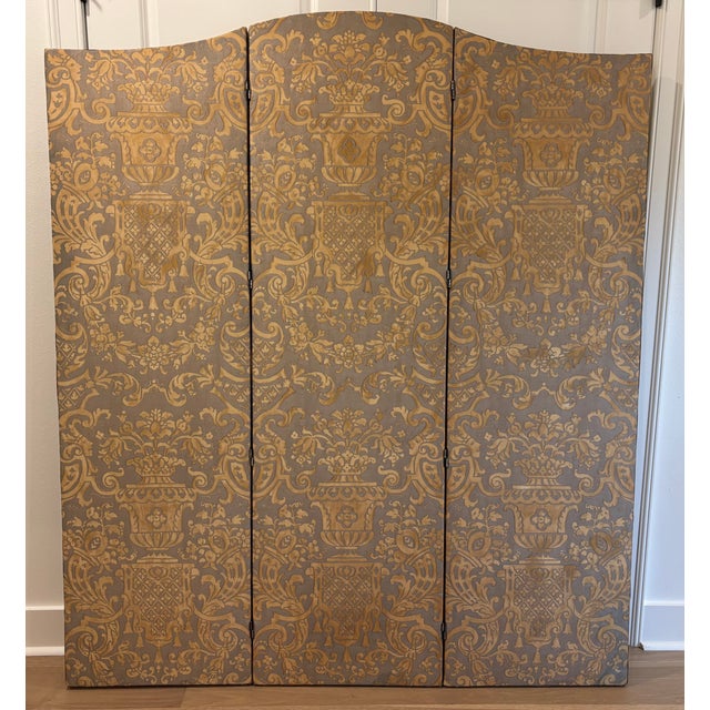 Mariano Fortuny Vintage Fortuny 'Carnavalet' Three Panel Double Sided Screen / Double Sided Room Divider For Sale - Image 4 of 18