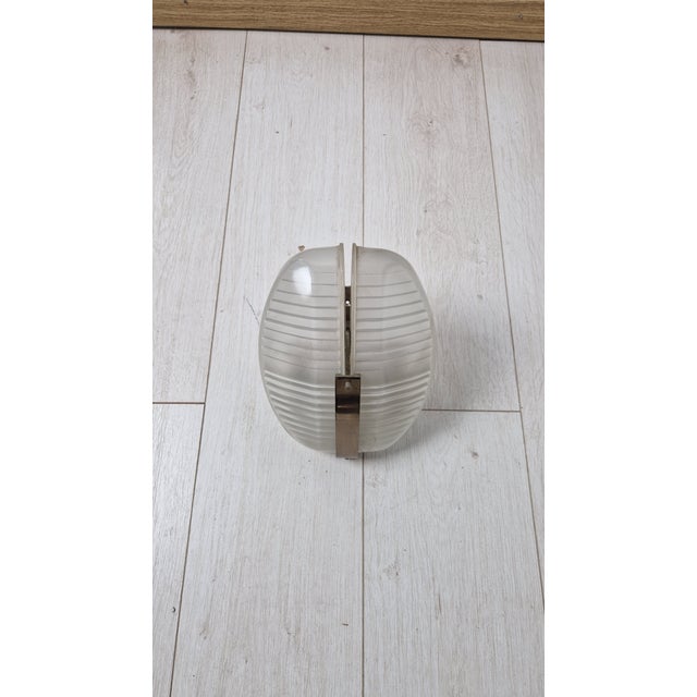 Metal Lambda Wall Lamp in Nickel-Plated Brass with Pressed Glass Diffusers by Vico Magistretti for Artemide, 1960s For Sale - Image 7 of 17