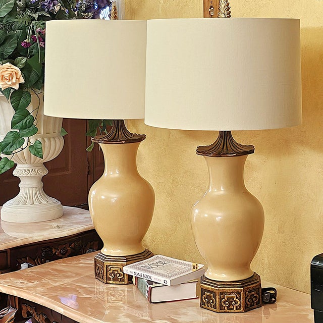 Cream Pair of Port 68 Mark Abrams Cream Ceramic Urn Table Lamps With Linen Drum Shades For Sale - Image 8 of 18