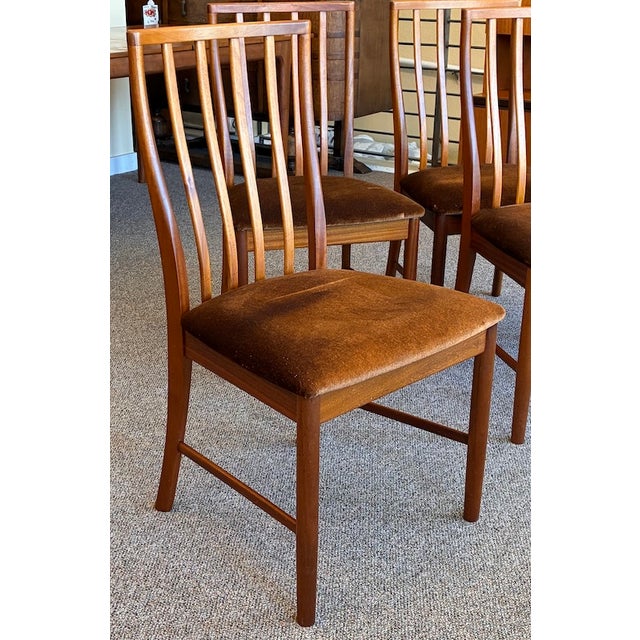 Set of Four Mid Century Modern Teak Frame Dining Chairs c.1960 For Sale - Image 4 of 9