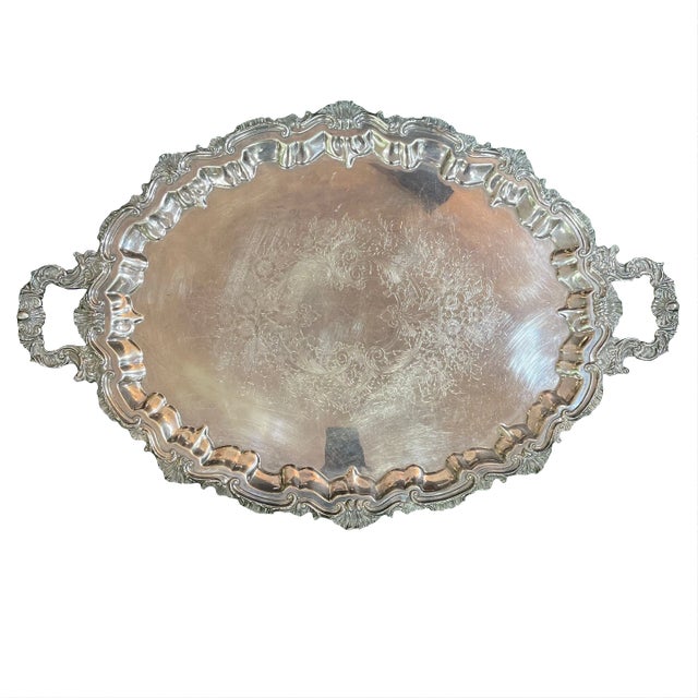 1940s Oval English Silver Plated Serving Tray With Grape and Leaf Decoration For Sale