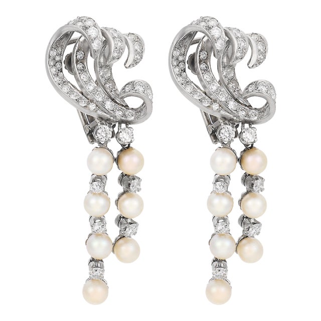 1950s Pair of Mid Century Diamond Pearl 18k White Gold Clip-on Drop Earrings For Sale