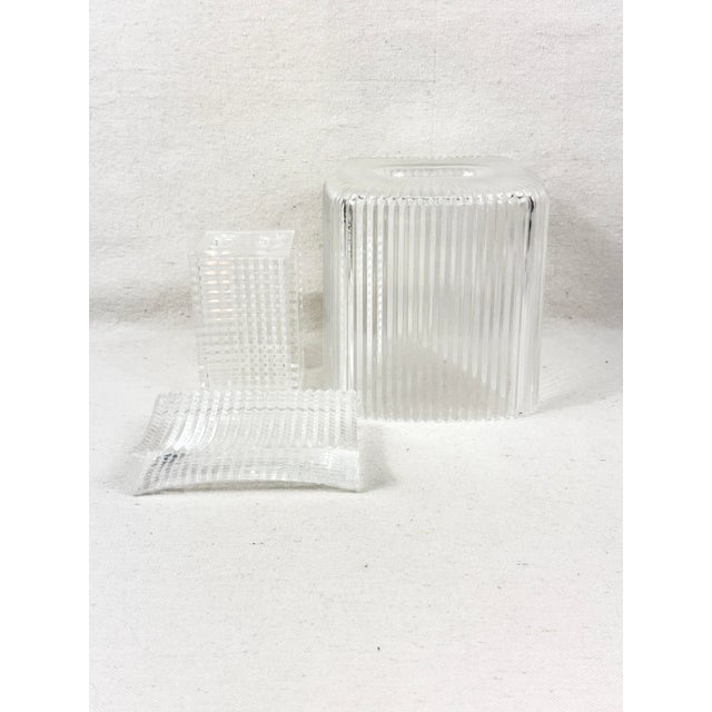 Vintage Mid-Century Clear Ribbed Lucite Bathroom Vanity Set – 3 Pieces For Sale - Image 4 of 8