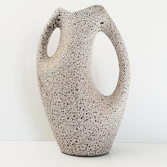 Good overall condition. Height 39 cm. Length 24 m. Width 16 cm. Magnificent vase. This piece is attributed to the...