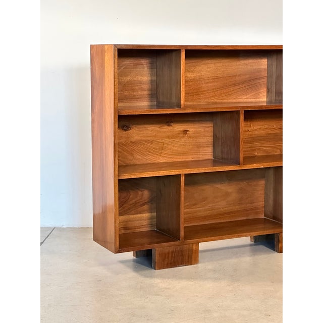 Walnut Bookcase in the style of Gio Ponti, 1950s For Sale - Image 9 of 12