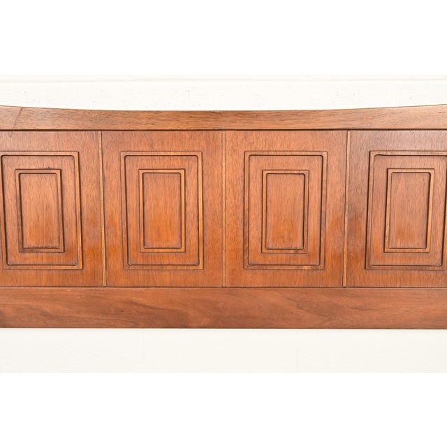 Broyhill Sculptra Mid-Century Modern Walnut Full Size Headboard, 1960s For Sale In South Bend - Image 6 of 10